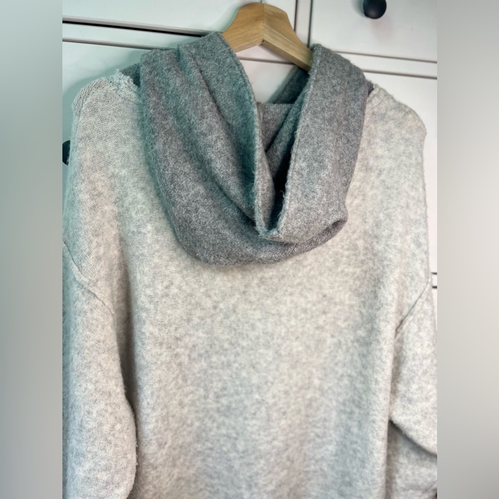 Free People Gray and Cream Hoodie - Picture 16 of 16